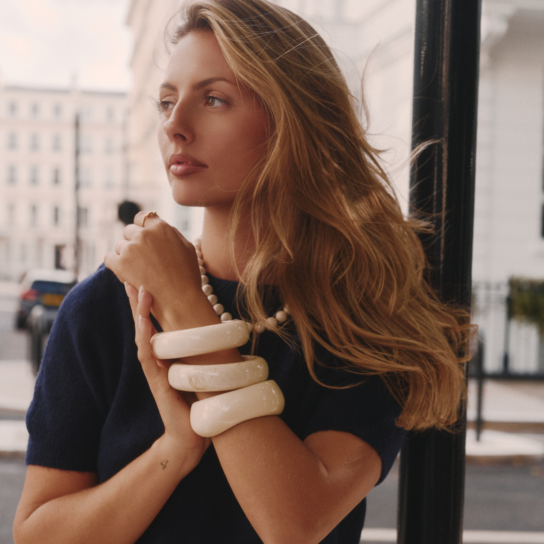 Almond Sculpt Bangle