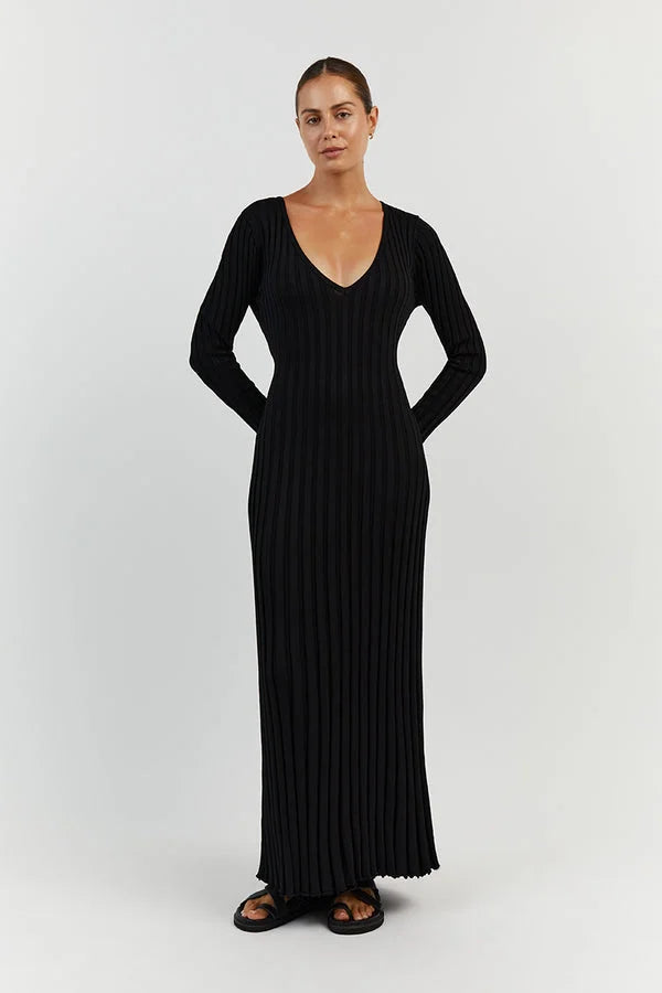 Dianara™ | V-neck knitted midi dress with sleeves