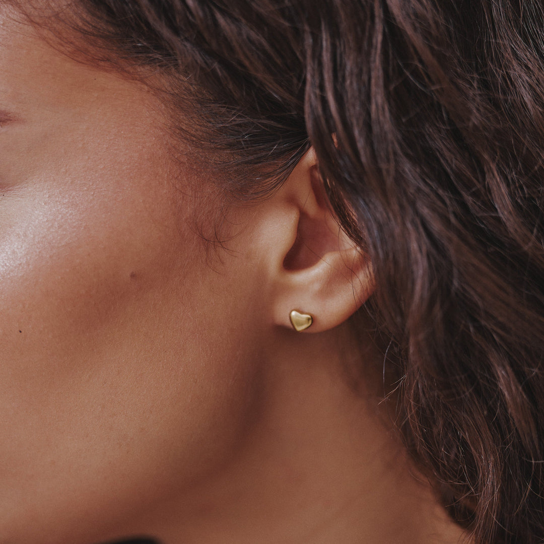 Mini Heart Stud Earrings - Gold