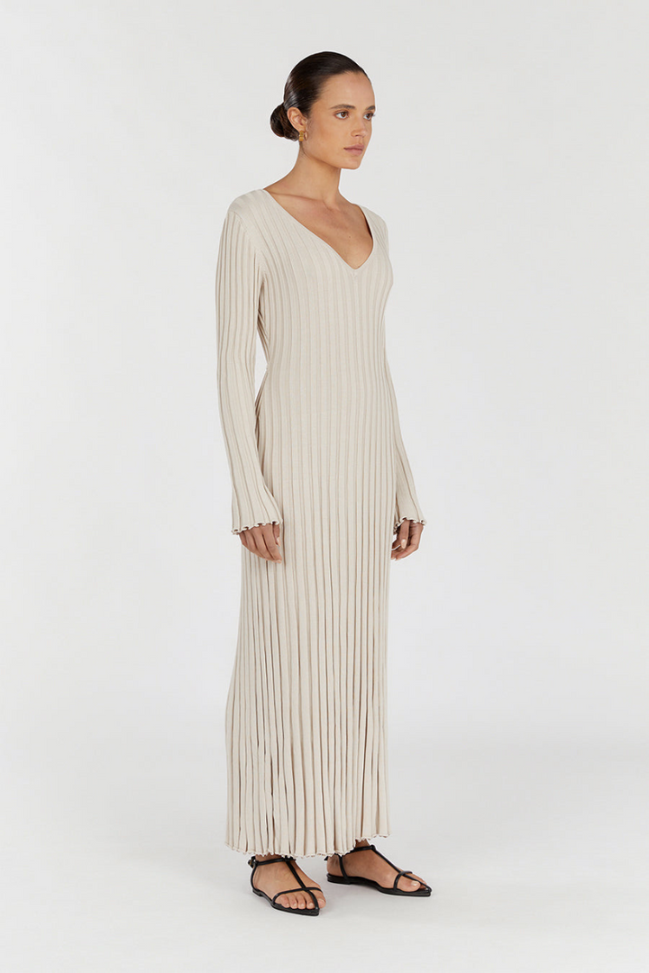 Dianara™ | V-neck knitted midi dress with sleeves