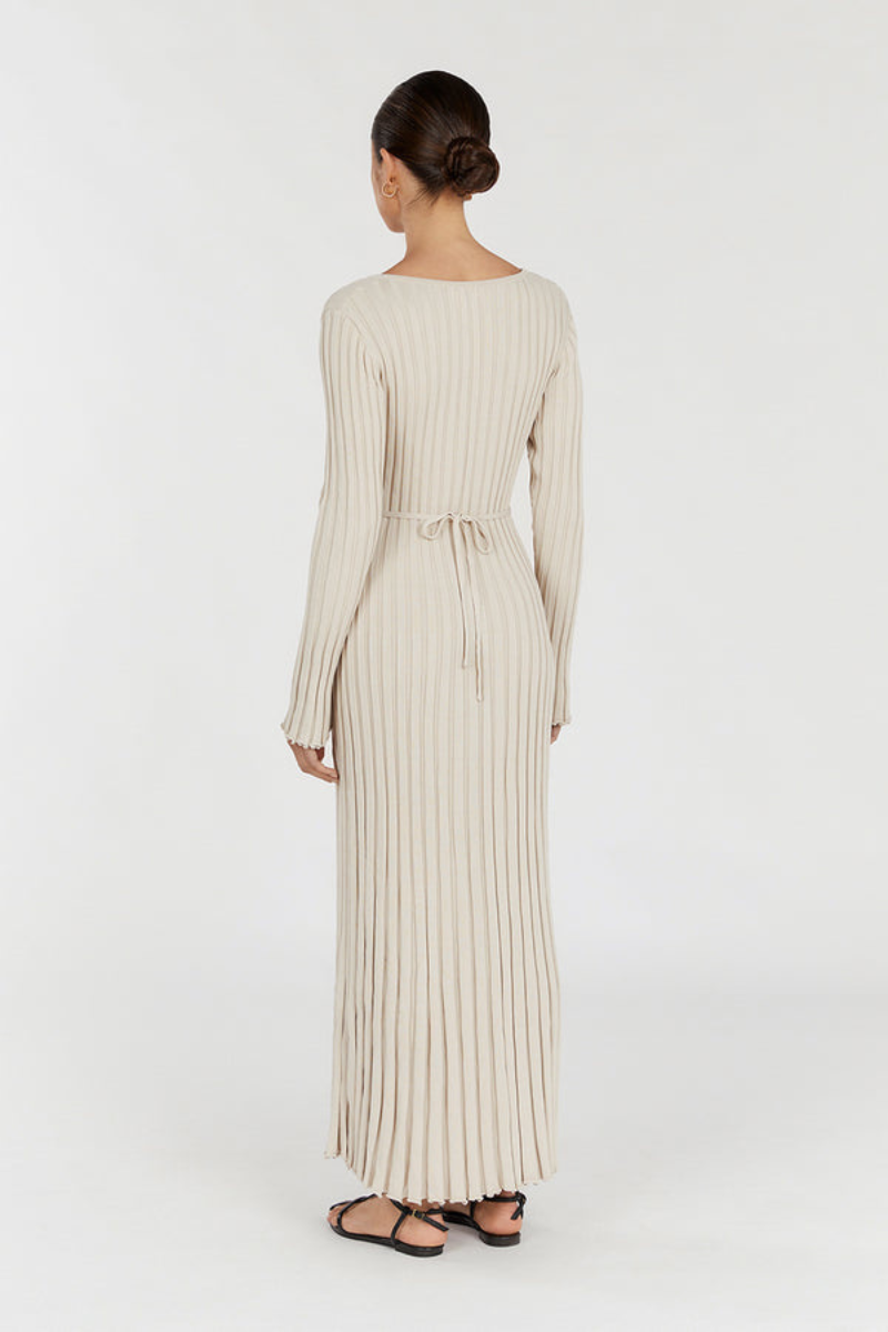 Dianara™ | V-neck knitted midi dress with sleeves