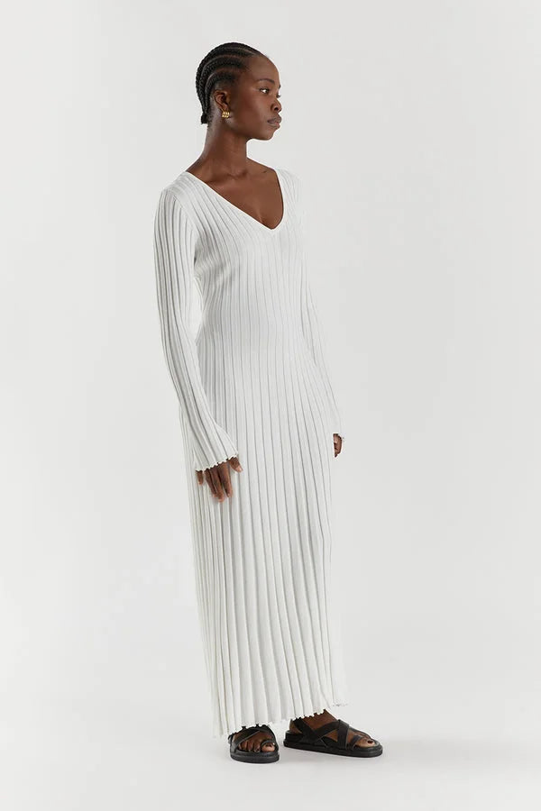 Dianara™ | V-neck knitted midi dress with sleeves